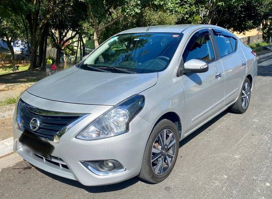NISSAN VERSA 1.6 16V FLEXSTART UNIQUE 4P XTRONIC NISSAN VERSA 1.6 16V FLEXSTART UNIQUE 4P XTRONIC